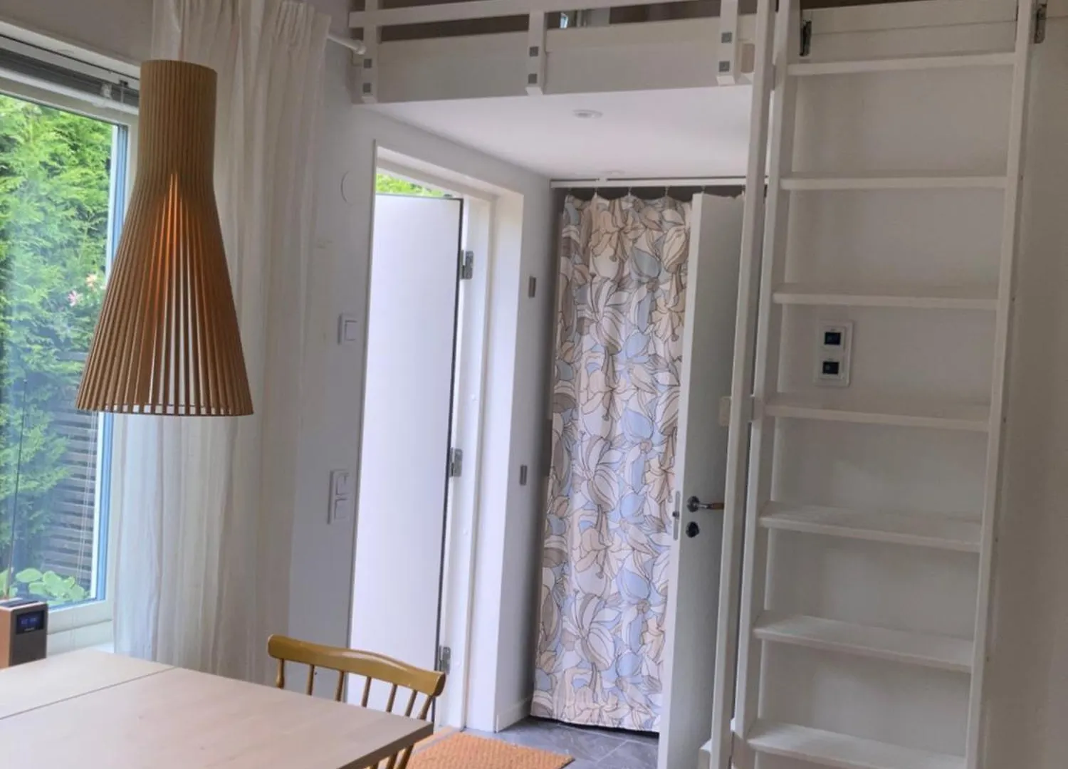 Tiny Grey House With Loft, 15 Min From City Center Göteborg 0*,  Schweden